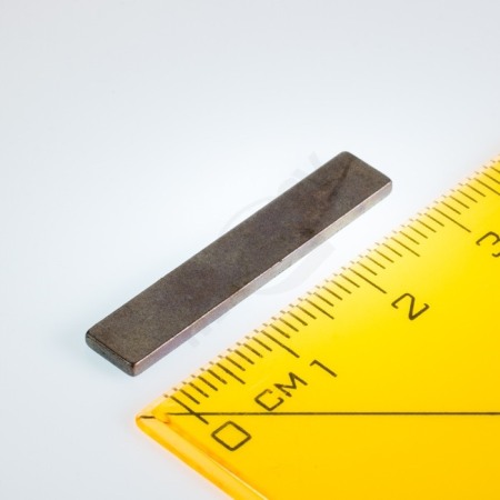 Magneți NdFeB bloc – perpendicular pe suprafață - Magnet neodimic 36x5,6x2 mm, P VMM5UH-180 °C