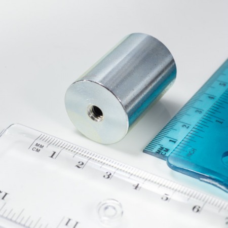 Magnet oală cilindru diam. 25 x înălțime 35 mm cu filet interior M6. lungime filet 9 mm [1]