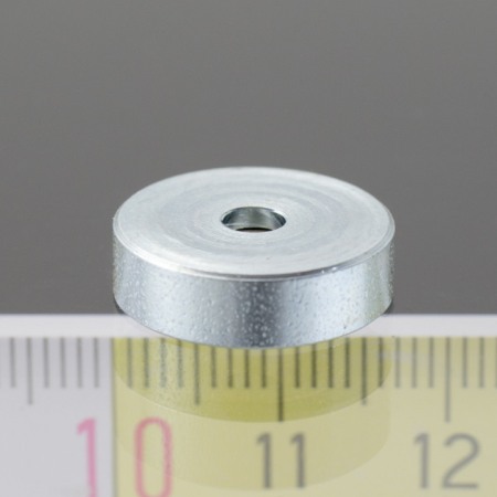 Magneți oală cu gaură - Magnet oală diam. 16, înălțime 4,5 mm, cu gaură pentru șurub cu cap înecat diam. 3,5