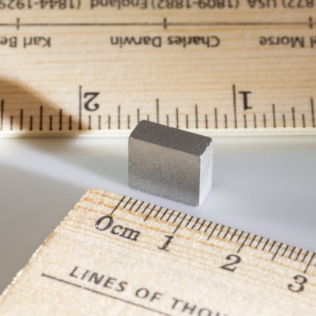 Magneți SmCo bloc - perpendicular pe suprafață - Magnet samariu bloc 12x10x5