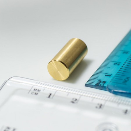 Oală magnetică din alamă cu toleranță h6 diam. 10 x înălțime 20 mm [1]