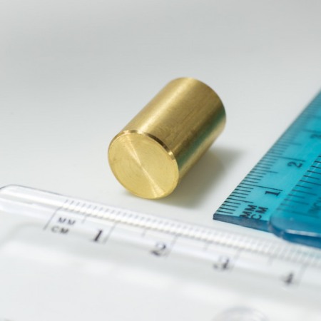 Oală magnetică din alamă cu toleranță h6 diam. 13 x înălțime 20 mm [1]