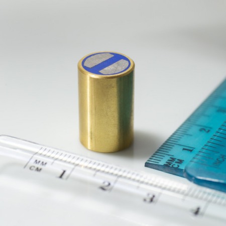 Oale magnetice din alamă cu toleranță h6 - Oală magnetică din alamă cu toleranță h6 diam. 13 x înălțime 20 mm