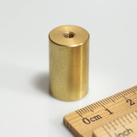 Oală magnetică din alamă cu toleranță h6 diam. 16 x înălțime 25 mm cu filet interior M4, lungime file 8 mm [2]
