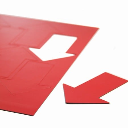 Decupaje din folii magnetice - Simbol magnetic – săgeată mare, 8 buc./A4 – roşu