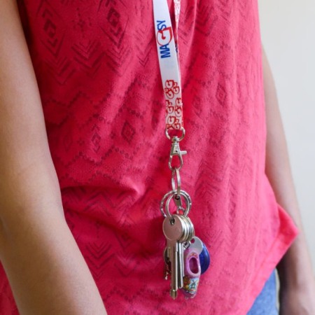 Șnur textil personalizat pentru gât cu carabină [1]