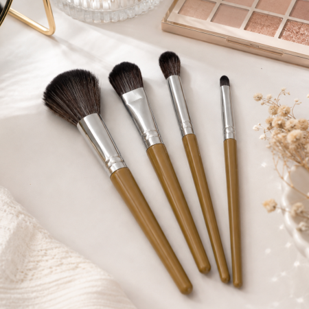Pensule machiaj - Set 4 pensule machiaj professional – peri moi, mânere ergonomice