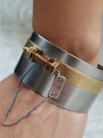 Brățară Screw Cuff statement cu element șurub și piuliță [1]