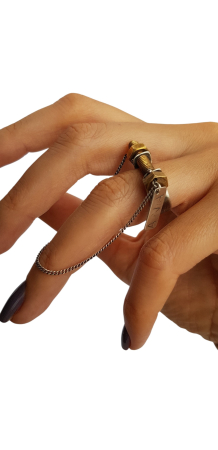 Inele - Inel Screw Ring statement cu element șurub și lanț fin