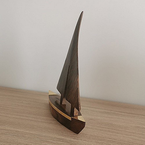 Barca din lemn medie [9]