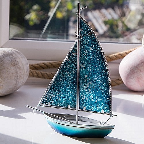 Iaht cu vele din sticla [2]