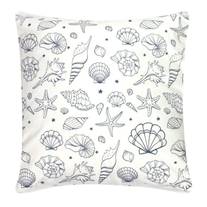 Pernă decorativă „Seashells” albă, 40x40 cm – design marin cu scoici albastre [1]