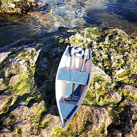 Barcuta din lemn in culori marine [2]