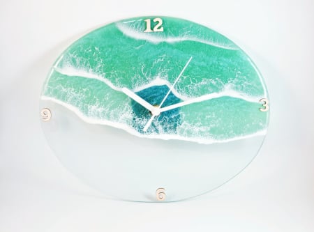 DECORATIUNI - Ceas de perete oval din sticlă lucrat manual – “Valuri de Rășină” (22x28x4 cm)