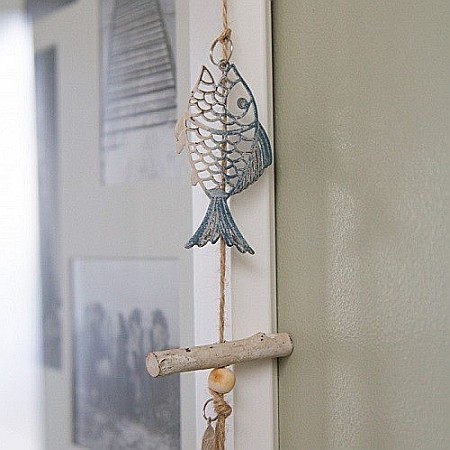 Decoratiune cu pesti metalici [2]