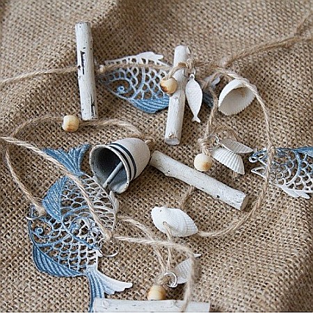 Decoratiune cu pesti metalici [3]