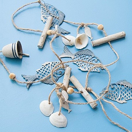 Decoratiune cu pesti metalici [0]