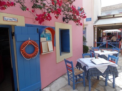 Visezi la un restaurant cu decor mediteranean? Iată cum îl poți realiza
