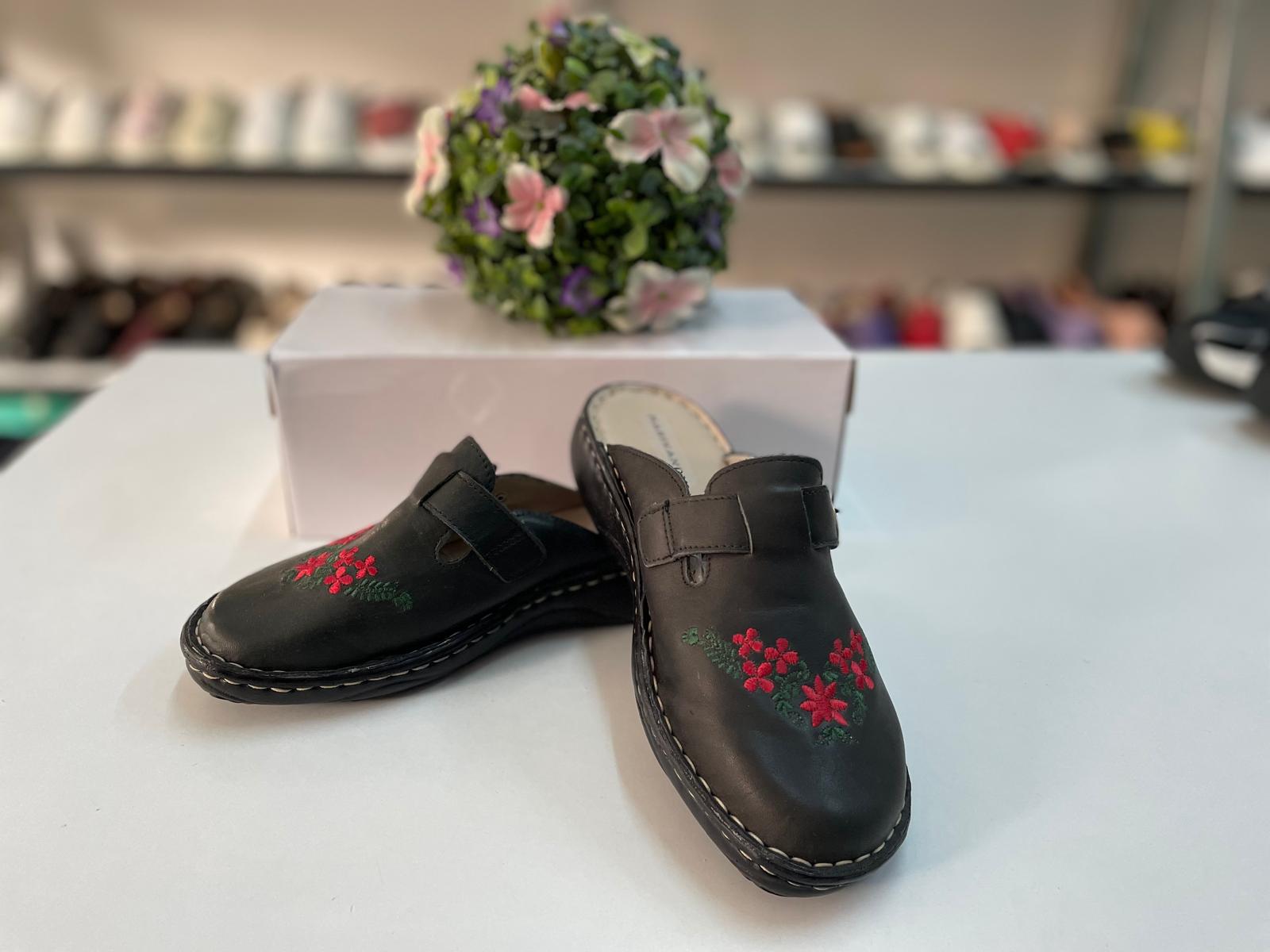 Papuci din 100% PIELE NATURALA!