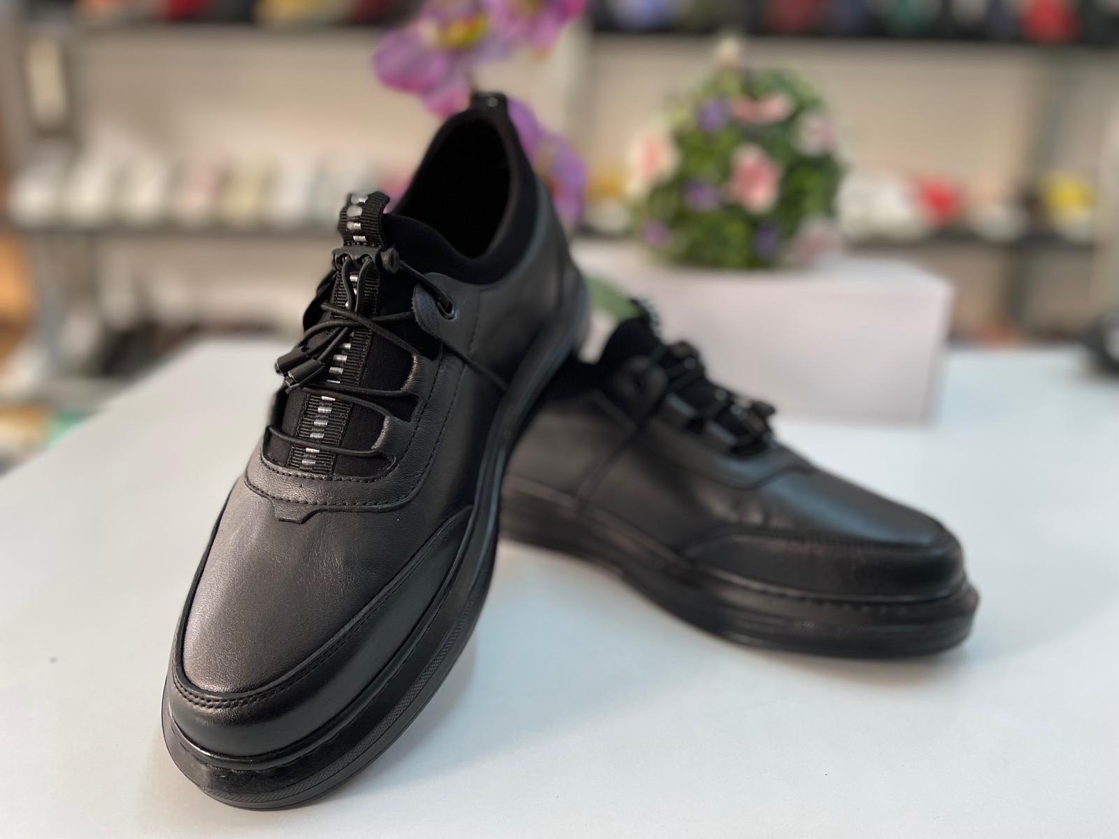 Adidasii si pantofii de barbati sunt acum disponibili pe site!