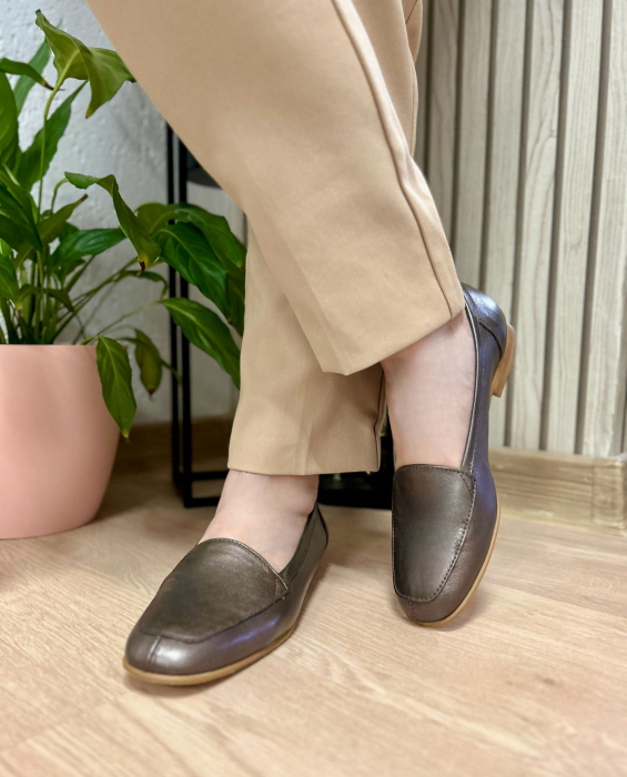 Pantofi femei maro lucios piele naturala [2]