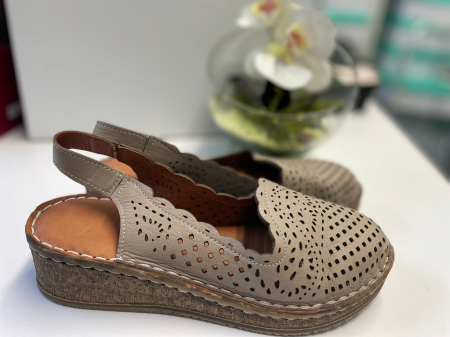 SANDALE DAMA TAUPE PERFORATE [1]