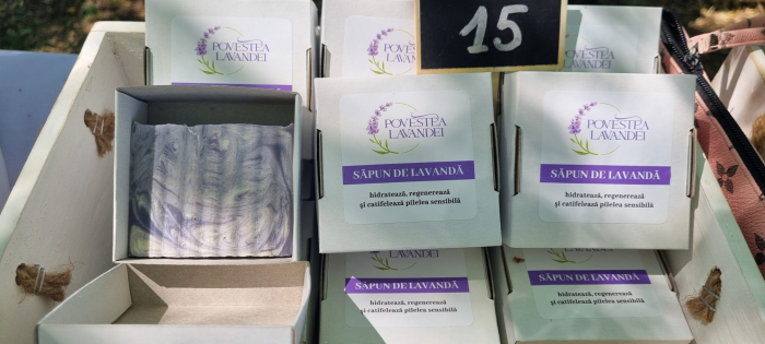 Săpun natural cu ulei esențial de lavandă [1]