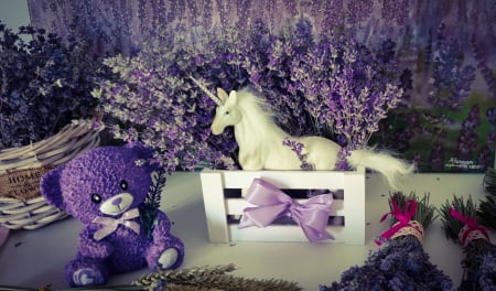 Decoratiuni cu Lavanda - Lădițā cu flori de lavandă