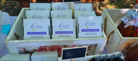 Săpun natural cu ulei esențial de lavandă [2]