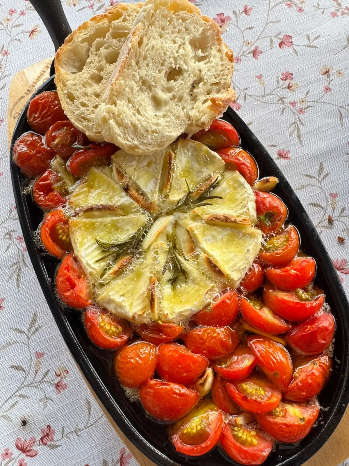 Camembert la cuptor