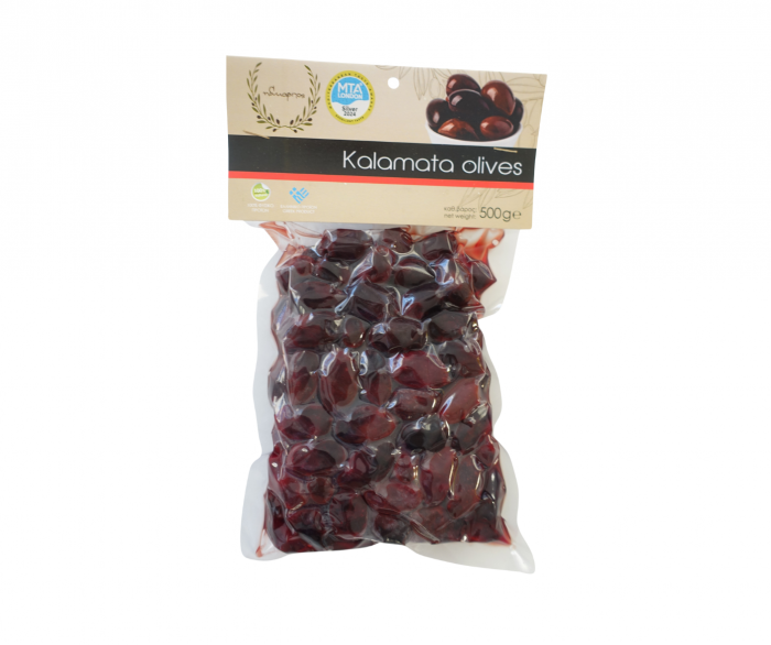 Măsline Kalamata Jumbo 500g, culese manual, cu textură cărnoasă și gust intens, specific soiului Kalamon. Premiate cu medalie de argint la MTA London 2024. Ambalate în vid, fără conservanți. [1]