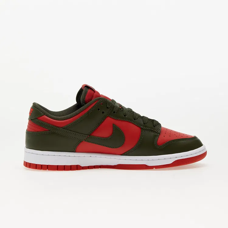 NIKE DUNK LOW RETRO BTTYS [2]