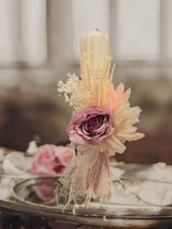 Lumânări și suporturi pentru lumânări - Lumanare Botez Canelata cu Aranjament Floral si Dantela Boho