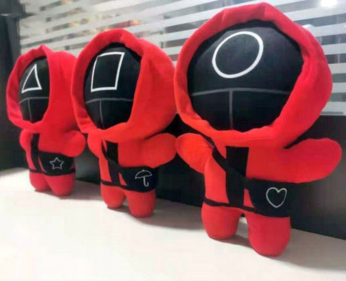 Set 3 figurine de plus squid game jocul calamarului, soldatul Triunghi, Cerc si Patrat, 25 cm [2]