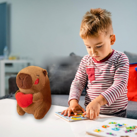 Capibara jucarie de plus, 25 cm, tine in brate o inima si cu pupic pe obraz. [0]