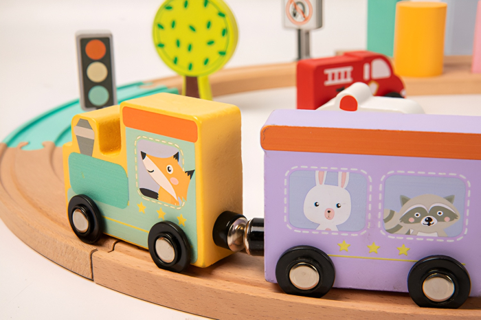 Set Trenuleț din Lemn cu Mărgele și Forme Geometrice | Joc Montessori Educațional pentru Copii 3+ Ani, Țintă de Îndemânare și Cale Ferată Magnetică [2]