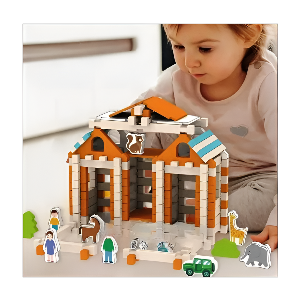 Lego si constructii - Set de constructie educativ din lemn, cu animale domestice si salbatice, persoane, masina, plante, 120 de piese, varsta 3+ ani