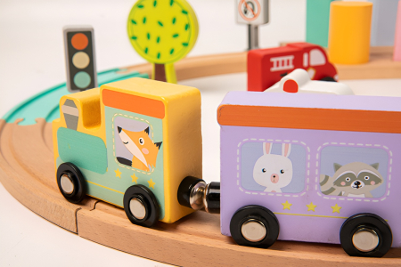 Set Trenuleț din Lemn cu Mărgele și Forme Geometrice | Joc Montessori Educațional pentru Copii 3+ Ani, Țintă de Îndemânare și Cale Ferată Magnetică [1]