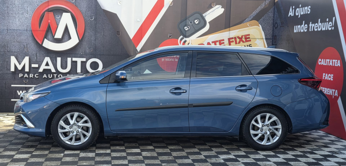 TOYOTA AURIS 2015 [4]