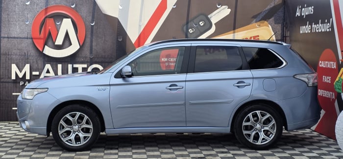 MITSUBISHI OUTLANDER 2013 [4]