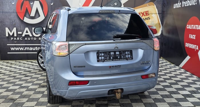 MITSUBISHI OUTLANDER 2013 [6]