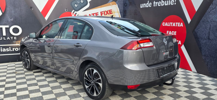 RENAULT LAGUNA 2015 [6]