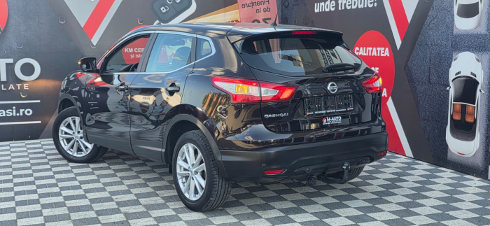 NISSAN QASHQAI 2016 / 1.5 DIESEL [6]