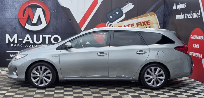 TOYOTA AURIS 2013 [4]