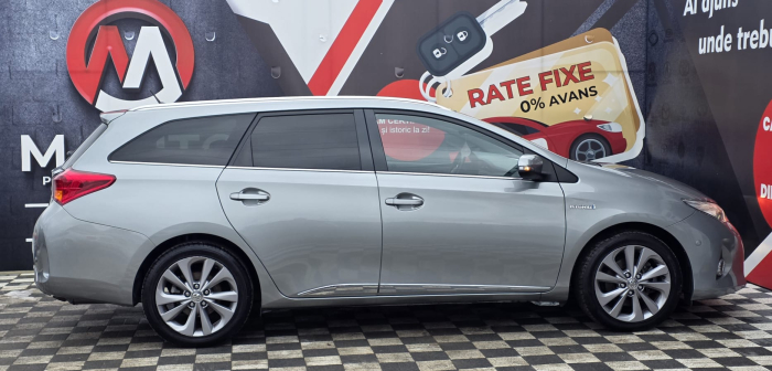 TOYOTA AURIS 2013 [3]