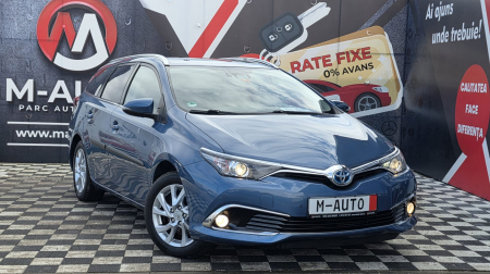 TOYOTA AURIS 2015 [1]