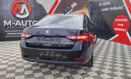 Skoda Superb 2018 [4]