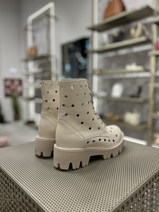 Ghete CALYPSO perforate din piele [4]