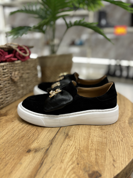 Mocasini negri din piele cu funda si accesoriu [6]