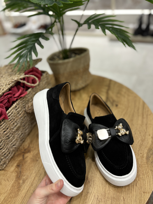 Mocasini negri din piele cu funda si accesoriu [3]